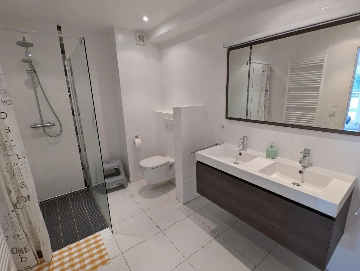 1Br Apartment With Garage In Kirchberg Luxembourg